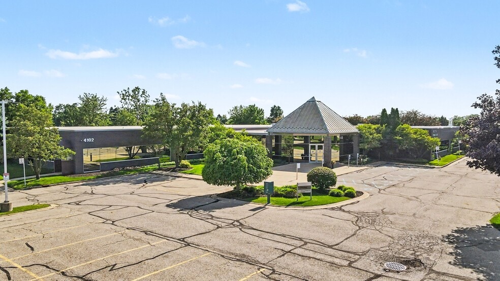 4100 Embassy Dr SE, Grand Rapids, MI for lease - Building Photo - Image 1 of 4