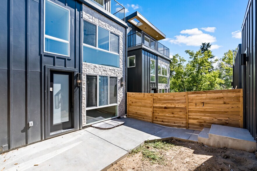 Sloans Lake Townhome Project portefeuille de 3 propriétés à vendre sur LoopNet.ca - Photo du bâtiment - Image 2 de 29