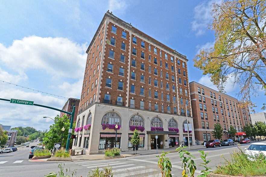 205 N College Ave, Bloomington, IN for lease - Building Photo - Image 1 of 10