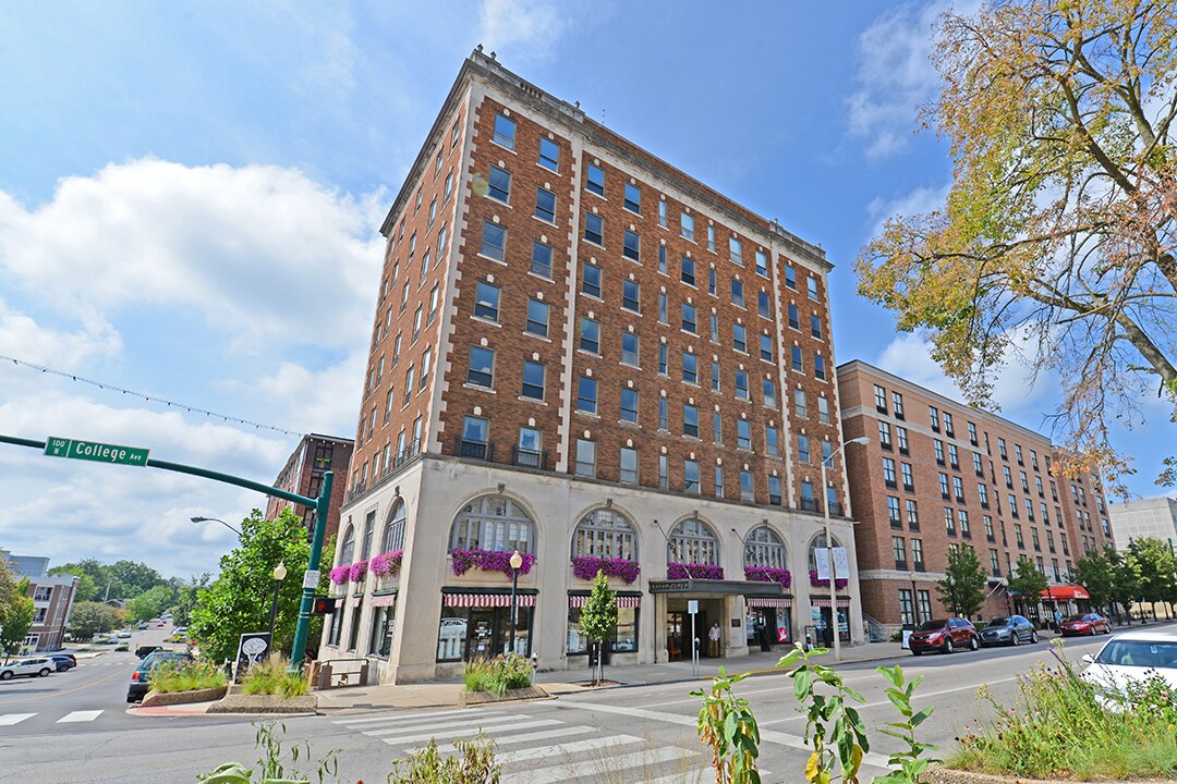 205 N College Ave, Bloomington, IN à louer Photo du bâtiment- Image 1 de 11