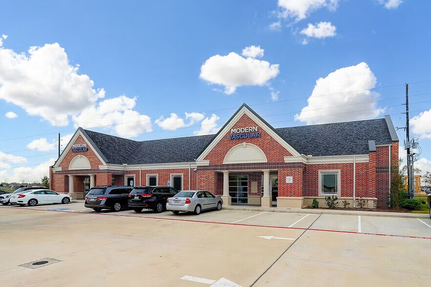 7103 S Peek Rd, Richmond, TX à vendre - Photo du bâtiment - Image 2 de 8