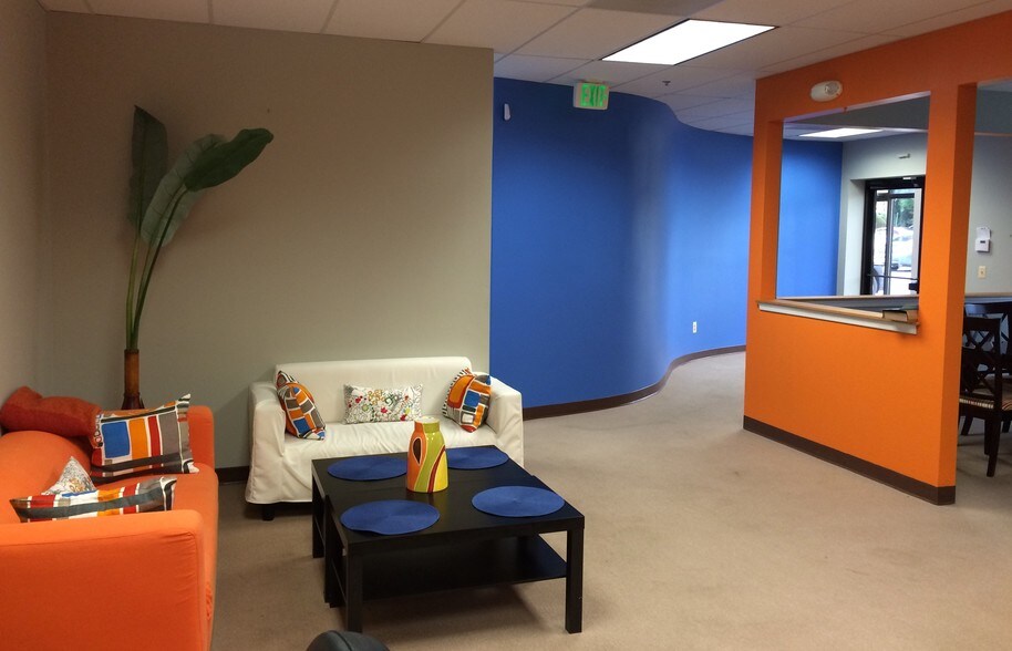 8701-8739 Mylander Ln, Towson, MD à louer - Photo du bâtiment - Image 3 de 30