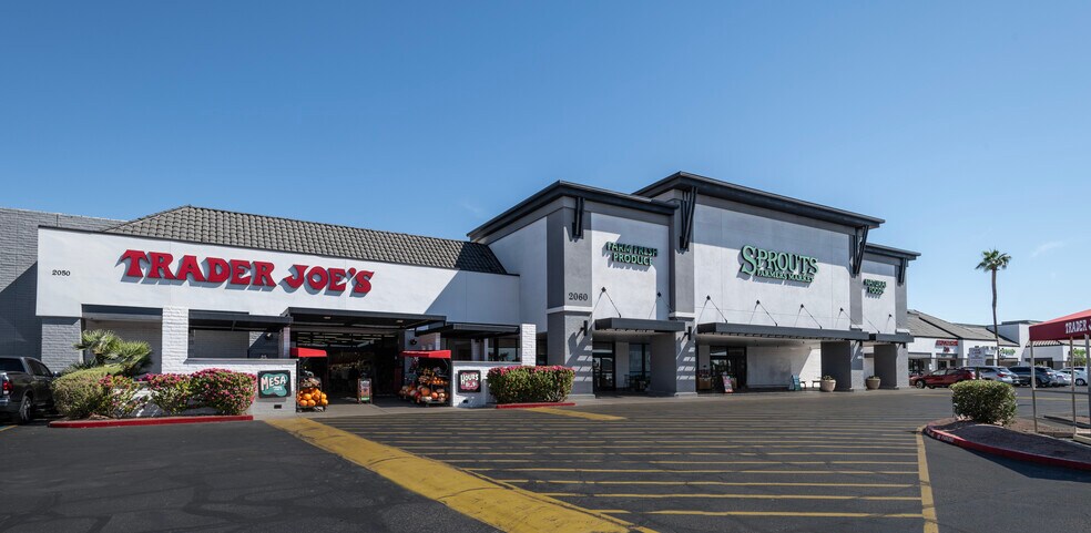 2050 E Baseline Rd, Mesa, AZ à louer - Photo du bâtiment - Image 1 de 3