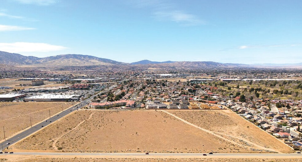 NWC Rancho Vista  Blvd & Division St, Palmdale, CA for sale - Building Photo - Image 2 of 4