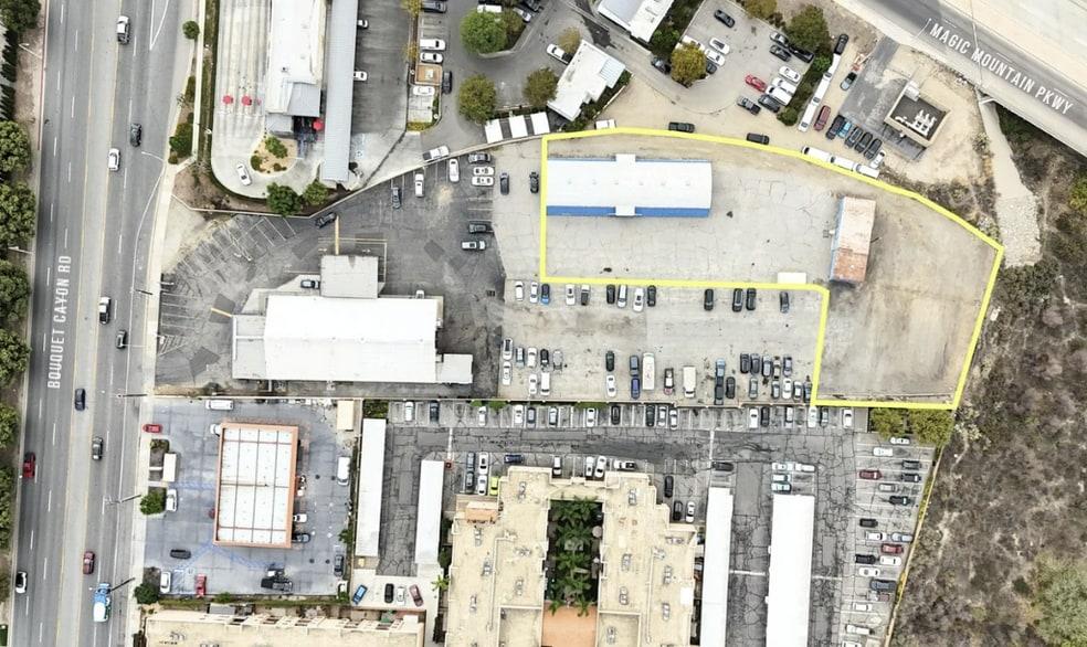 26011 Bouquet Canyon Rd, Santa Clarita, CA for lease - Building Photo - Image 3 of 12