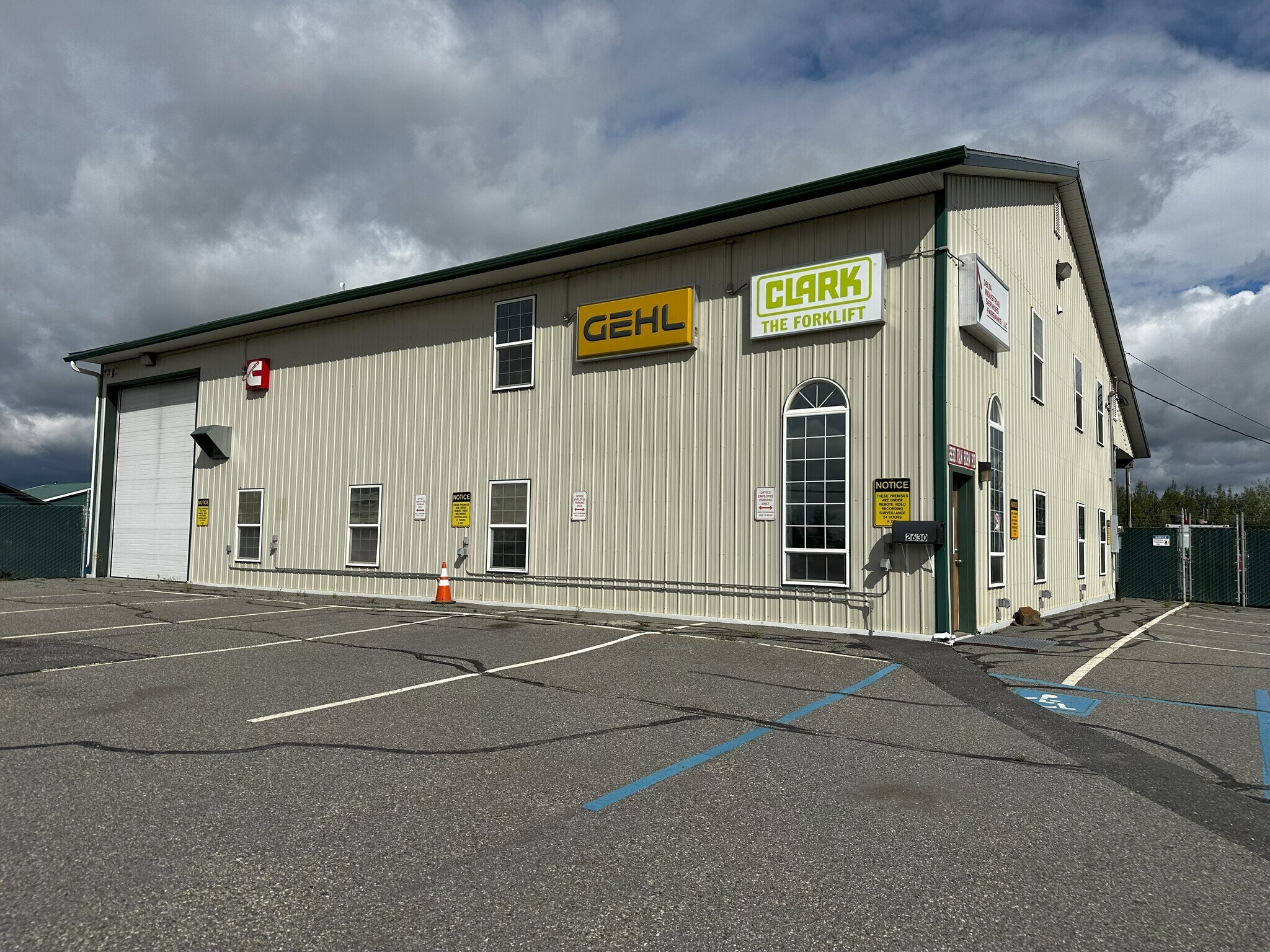 2630 Van Horn Rd, Fairbanks, AK for sale Primary Photo- Image 1 of 18