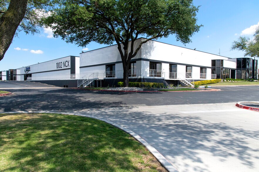 1002 N Central Expy, Richardson, TX à louer - Photo du bâtiment - Image 2 de 26