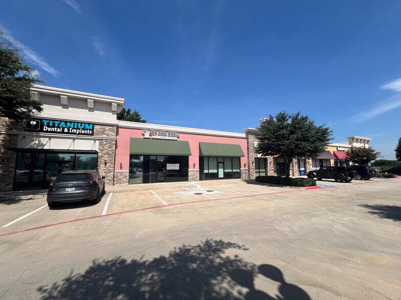 2700 Western Center Blvd, Fort Worth, TX for lease - Building Photo - Image 3 of 5