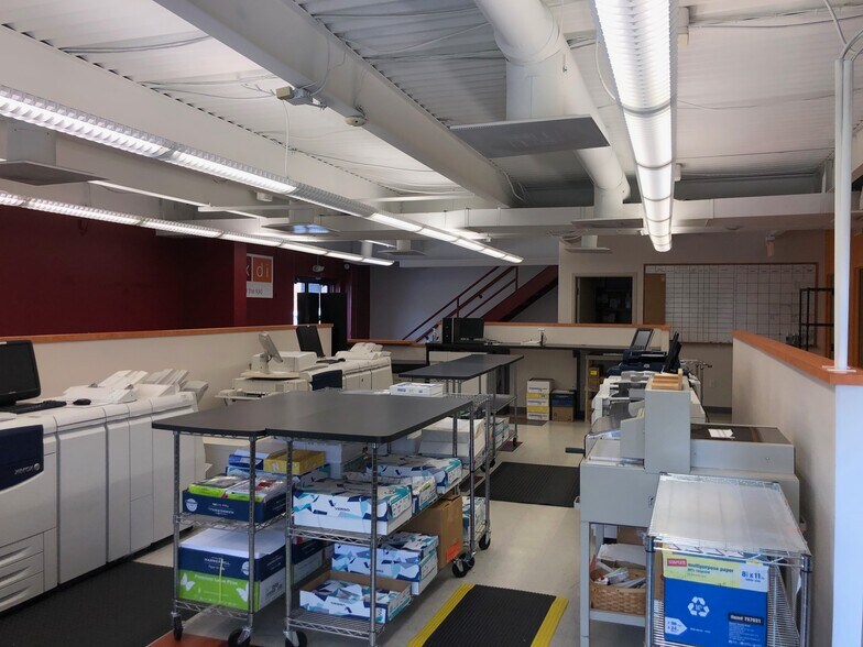 8474 Tyco Rd, Vienna, VA à louer - Photo intérieure - Image 3 de 8