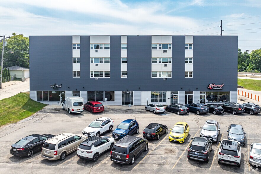 2863-2867 S Kinnickinnic Ave, Milwaukee, WI à louer - Photo du bâtiment - Image 2 de 14