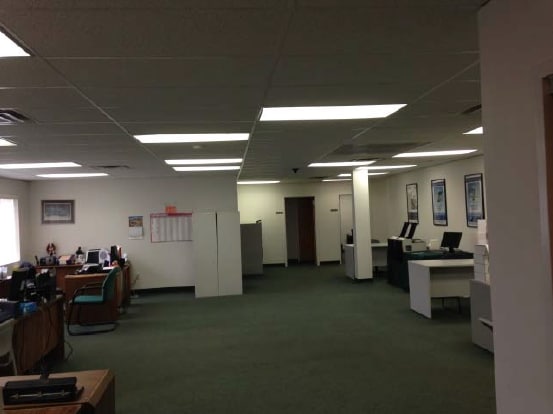 155 Sherwood Ave, Farmingdale, NY for lease - Building Photo - Image 2 of 6