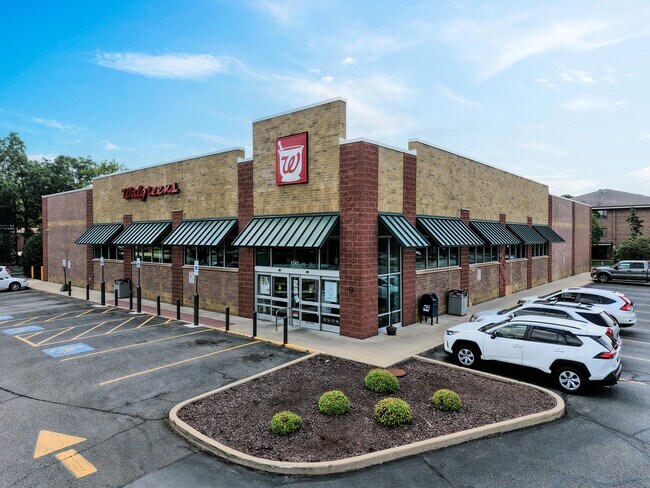 Plus de détails pour 1041 W Main St, Whitewater, WI - Commerce de détail à vendre