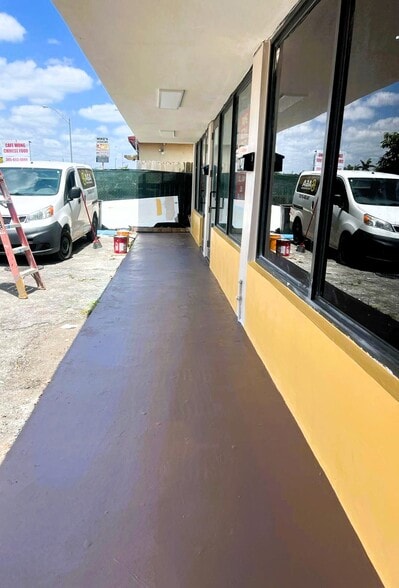 9623-9629 NW 27th Ave, Miami, FL for lease - Building Photo - Image 2 of 2