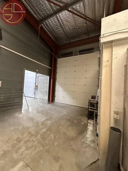 Industrial in Tournefeuille for lease - Interior Photo - Image 3 of 11