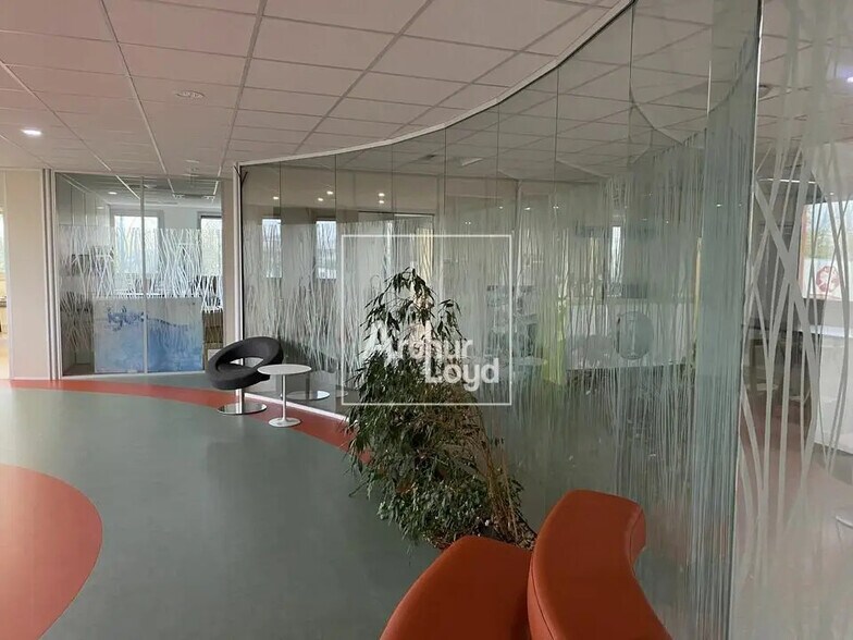 Flex dans Ris-Orangis à louer - Photo du bâtiment - Image 3 de 7