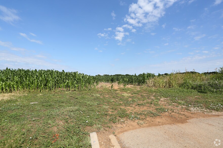 SEC 135th St, Leawood, KS à vendre - Photo du bâtiment - Image 2 de 7