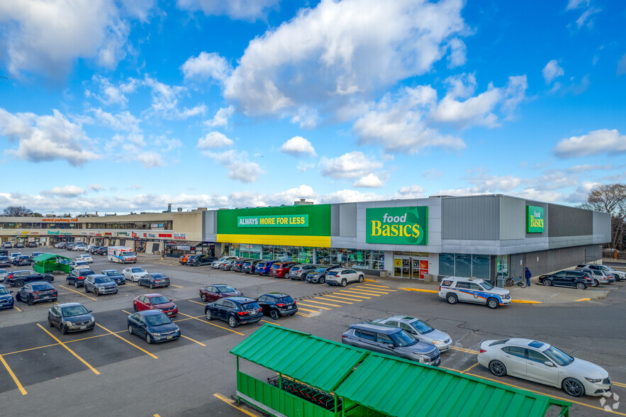 377 Burnhamthorpe Rd E, Mississauga, ON for lease - Primary Photo - Image 1 of 6