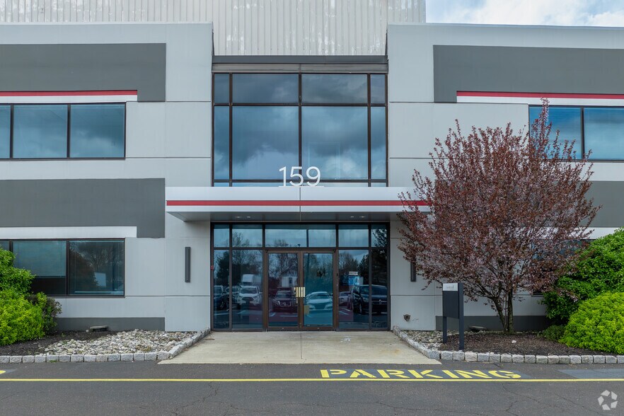 159 E County Line Rd, Warminster, PA à louer - Photo du bâtiment - Image 3 de 14