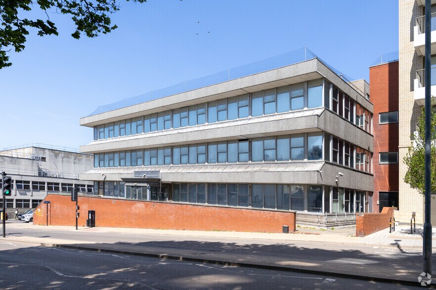 30-35 Edward St, Brighton à louer - Photo du bâtiment - Image 2 de 3