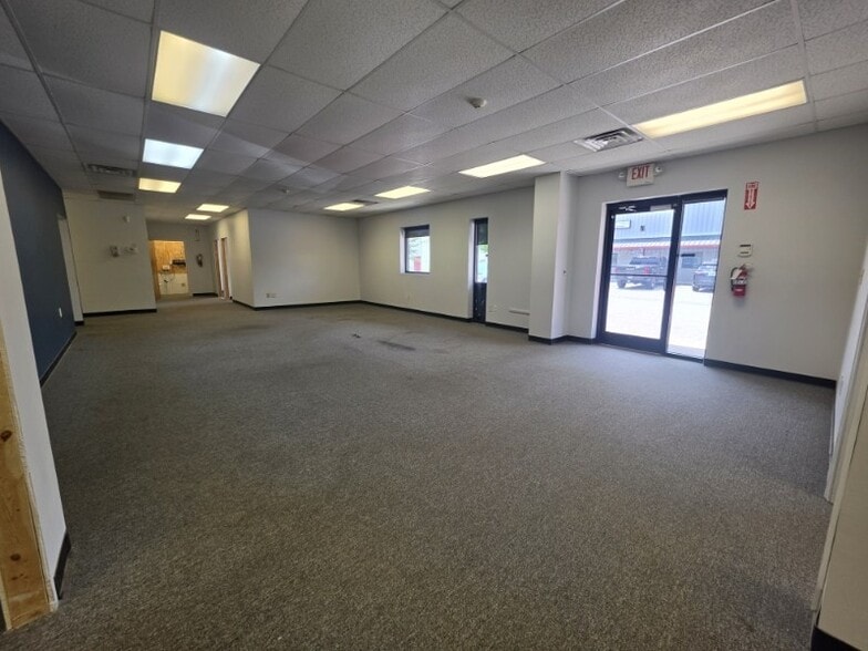 1030 Elizabeth St, Nicholasville, KY for lease - Building Photo - Image 3 of 11