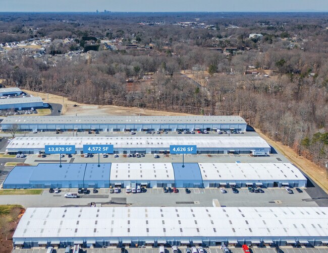 Plus de détails pour 1349 South Park Dr, Kernersville, NC - Industriel à louer