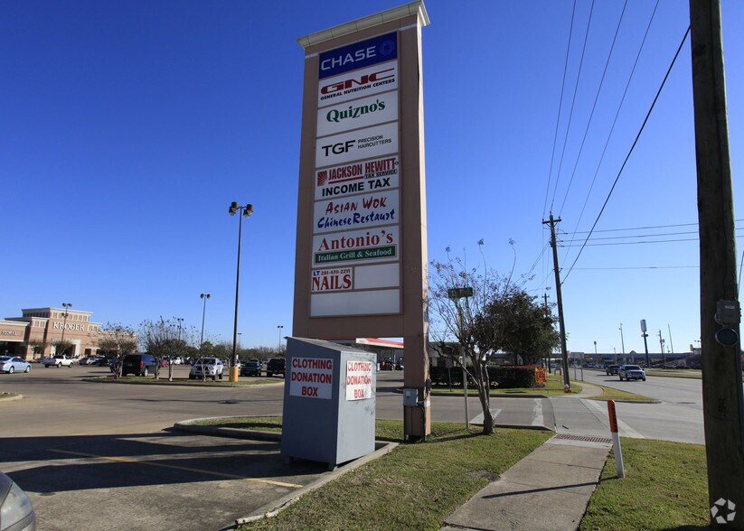 1400-1438 W Fairmont Pky, La Porte, TX à louer - Photo du bâtiment - Image 2 de 6