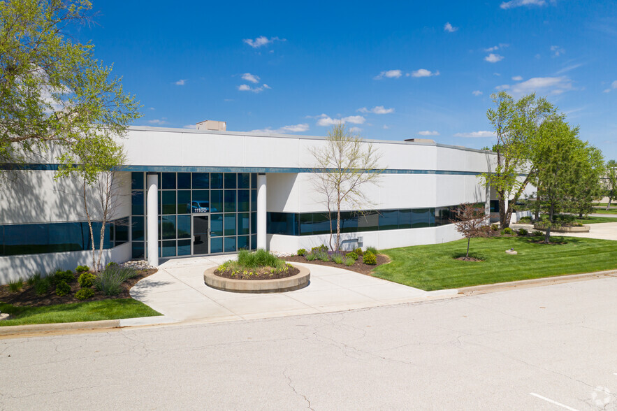 11150-11180 Thompson Ave, Lenexa, KS for lease - Building Photo - Image 2 of 6