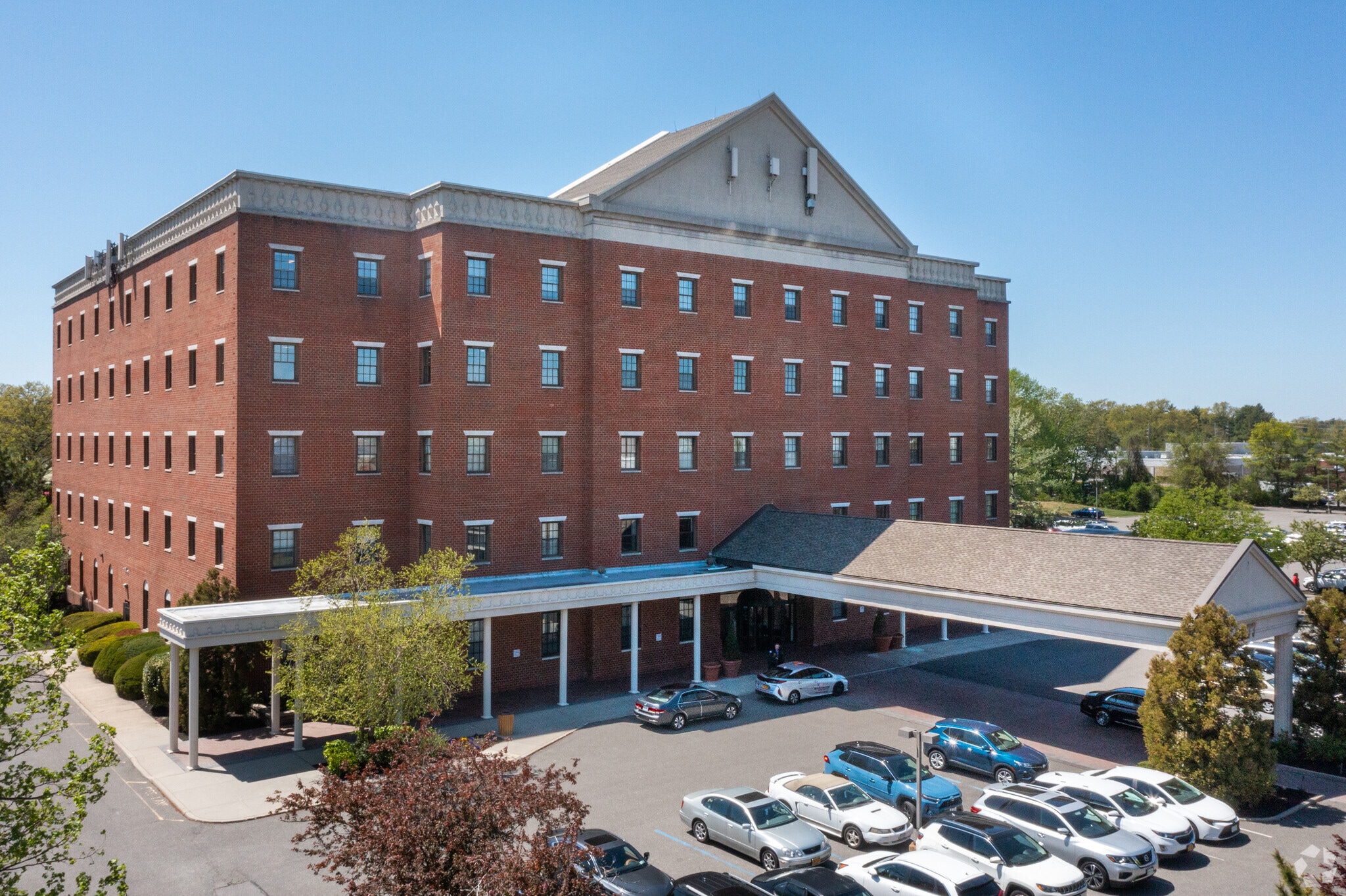 377 Oak St, Garden City, NY for lease Building Photo- Image 1 of 20