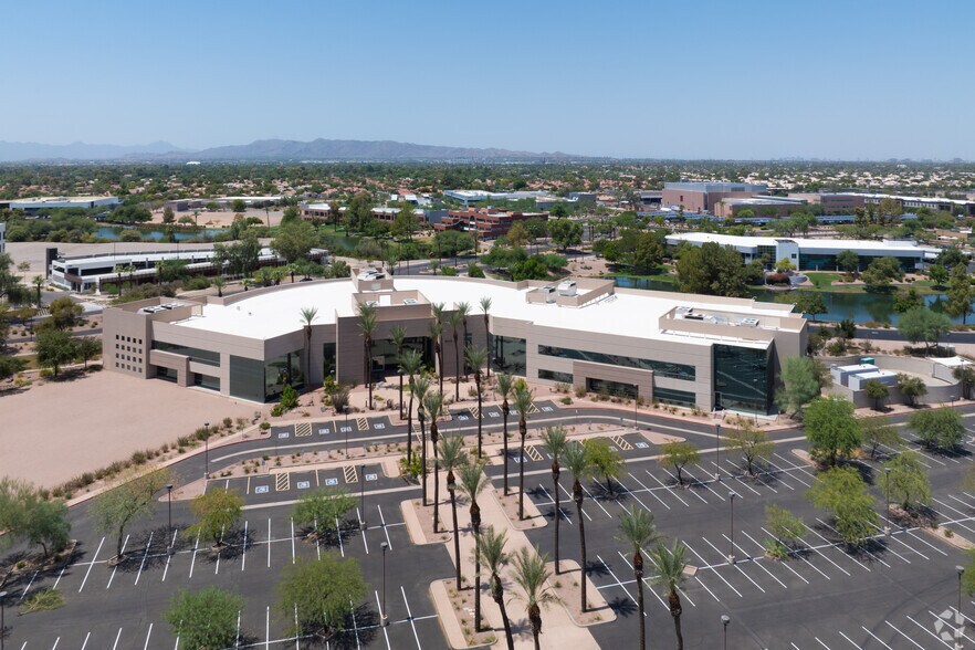 8075 S River Pky, Tempe, AZ à vendre - Photo du bâtiment - Image 2 de 10