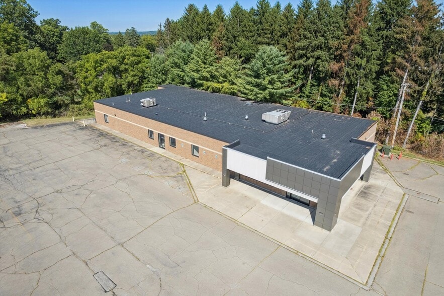 2715 Wilmington Rd, New Castle, PA for sale - Building Photo - Image 3 of 12