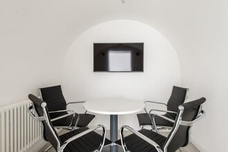 13 David Mews, London for lease Interior Photo- Image 2 of 8