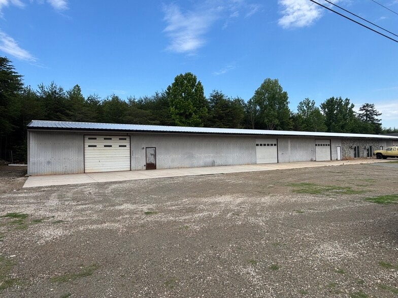 4234 Burnwood Trl, Denver, NC for lease - Primary Photo - Image 1 of 3