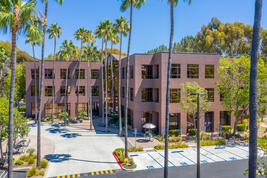 11975 El Camino Real, San Diego, CA à louer - Photo du bâtiment - Image 1 de 5