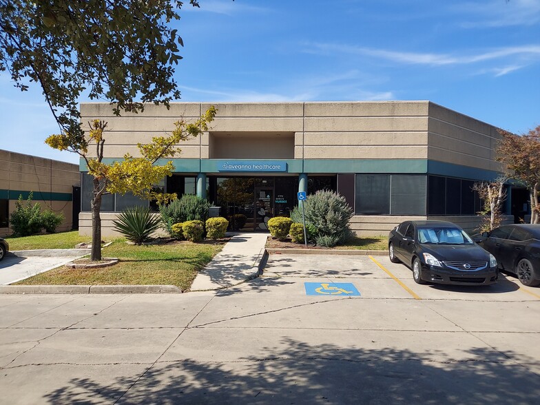 11900 Crownpoint Dr, San Antonio, TX for lease - Building Photo - Image 1 of 5