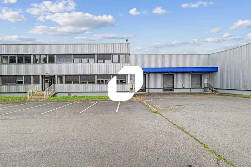 Flex in Louvres for lease Building Photo- Image 1 of 20