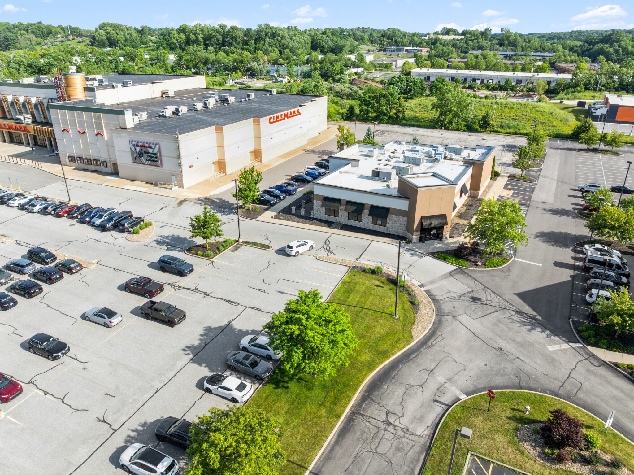 5989 Canal Rd, Valley View, OH à vendre Photo principale- Image 1 de 6