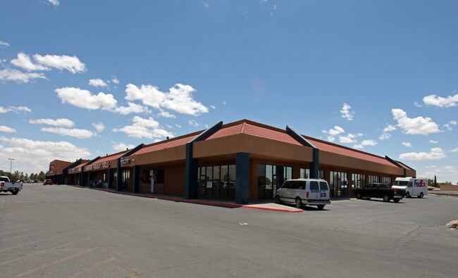 Plus de détails pour 3333 Yarbrough Dr, El Paso, TX - Commerce de détail à louer