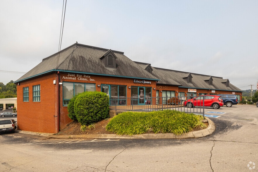 5034 N Broadway St, Knoxville, TN for lease - Building Photo - Image 1 of 30