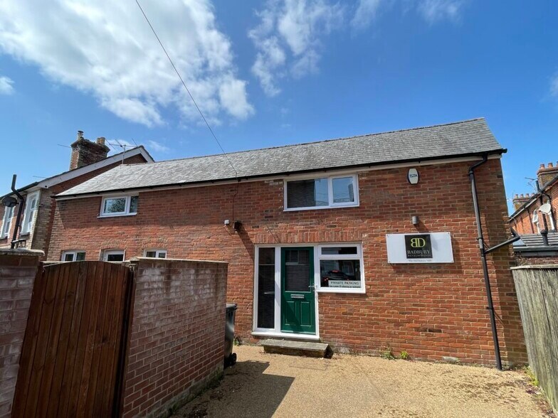 68B Grove Rd, Wimborne à vendre - Photo principale - Image 1 de 12