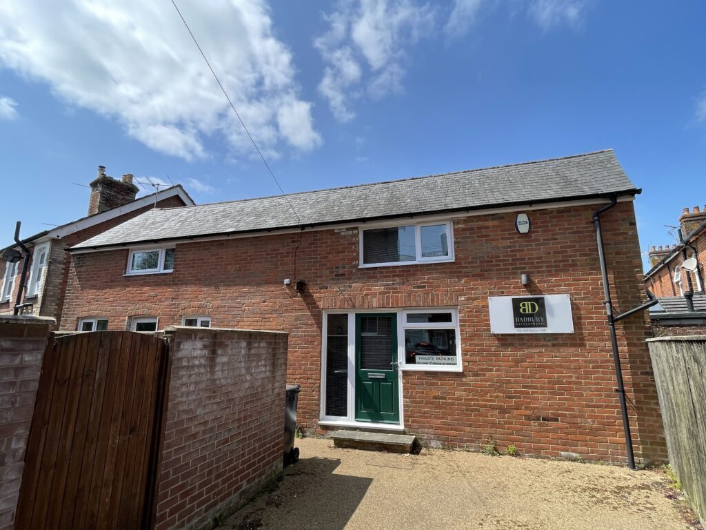 68B Grove Rd, Wimborne for lease Primary Photo- Image 1 of 4