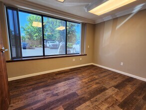 300 S Redwood St, Canby, OR for lease Interior Photo- Image 1 of 9