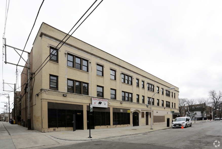 7847-7853 S Essex Ave, Chicago, IL for sale - Building Photo - Image 2 of 3