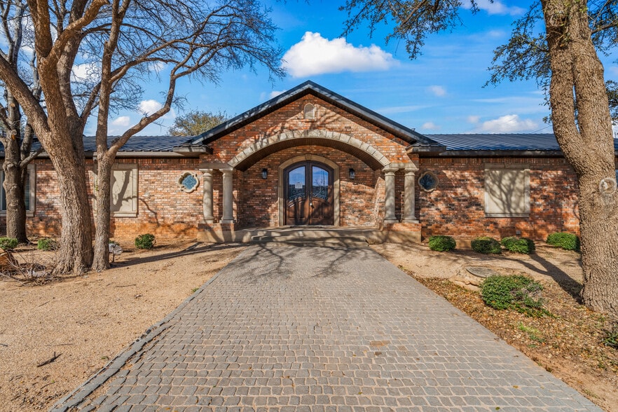1120 W Loop 289, Lubbock, TX for lease - Building Photo - Image 2 of 48