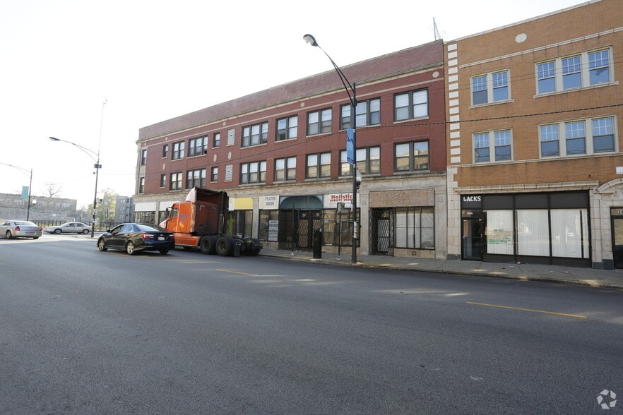 7900-7910 S Essex Ave, Chicago, IL for lease - Building Photo - Image 3 of 10