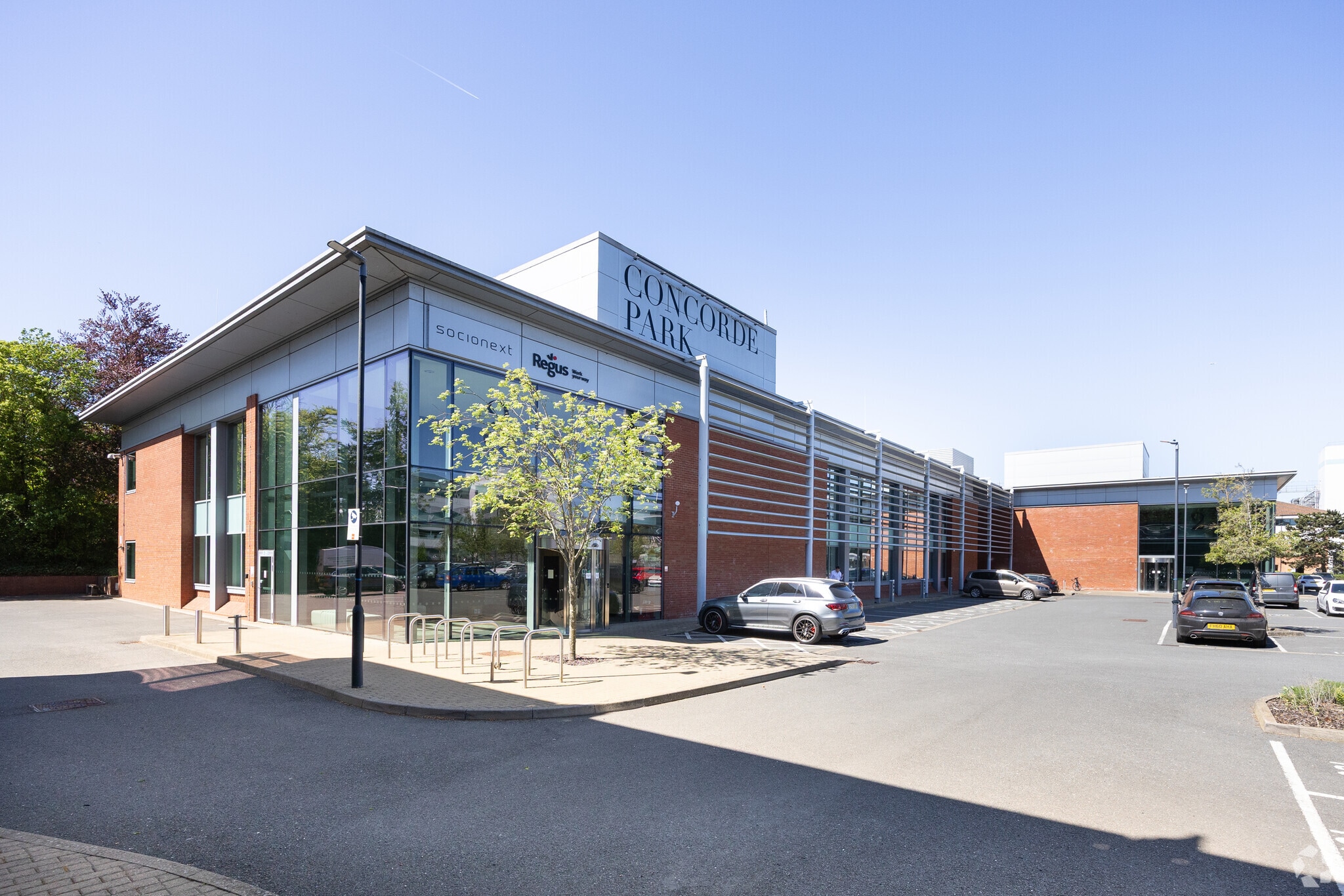 Concorde Rd, Maidenhead for lease Primary Photo- Image 1 of 11