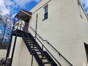 10001 York Theta Dr, North Royalton, OH for lease Interior Photo- Image 1 of 4