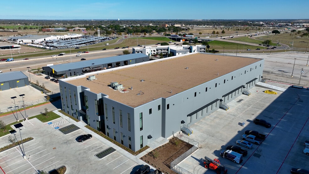 2200-2300 SE Loop 820 Hwy, Fort Worth, TX for lease - ProVideo LoopNet - Image 3 of 92