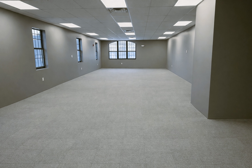 55 Douglas Pike, Smithfield, RI for lease - Interior Photo - Image 2 of 10