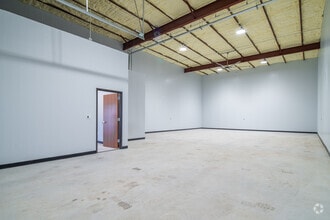 10927 Fredericksburg Rd, San Antonio, TX à louer Photo intérieure- Image 2 de 5