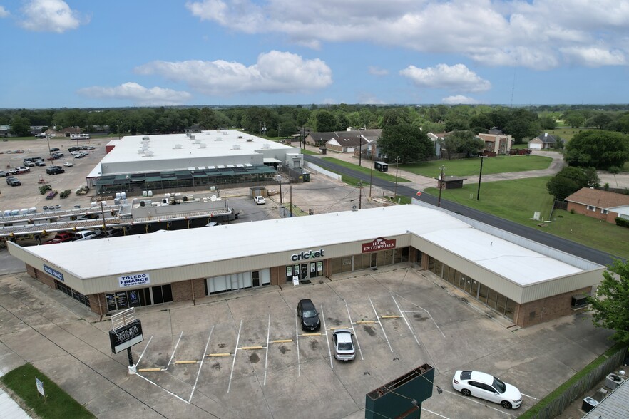 1406 N Mechanic St, El Campo, TX for sale - Building Photo - Image 3 of 5